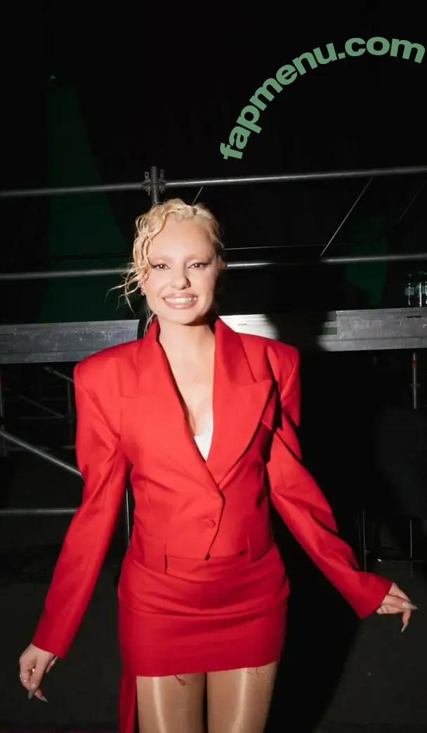 Alexandra Stan nude photo #3094 (alexandrastan)