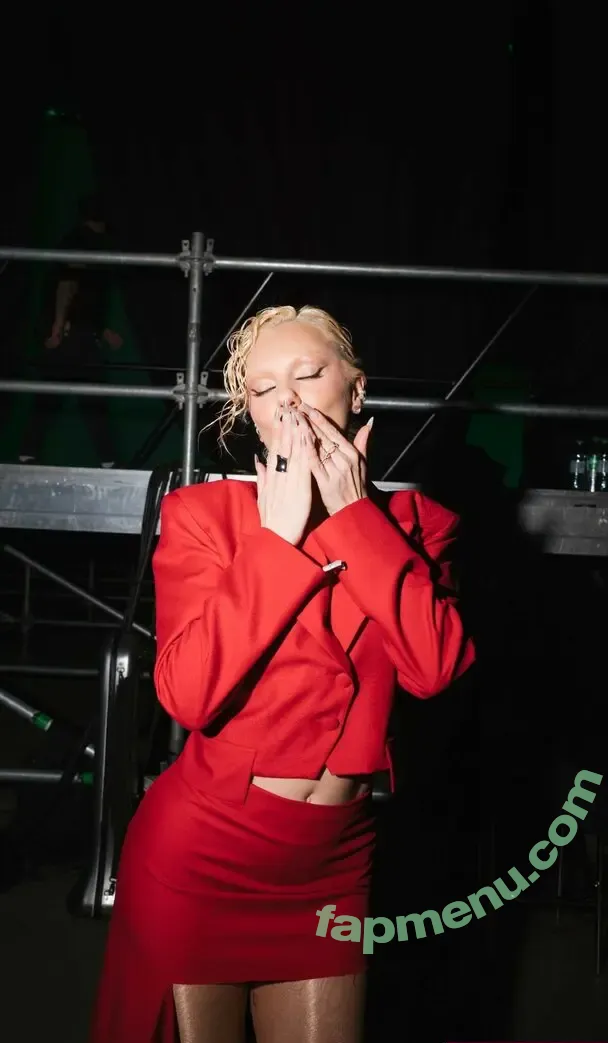 Alexandra Stan nude photo #3095 (alexandrastan)