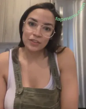 Alexandria Ocasio-Cortez / AOC / Alexandria Ocasio Cortez nude photo #0349