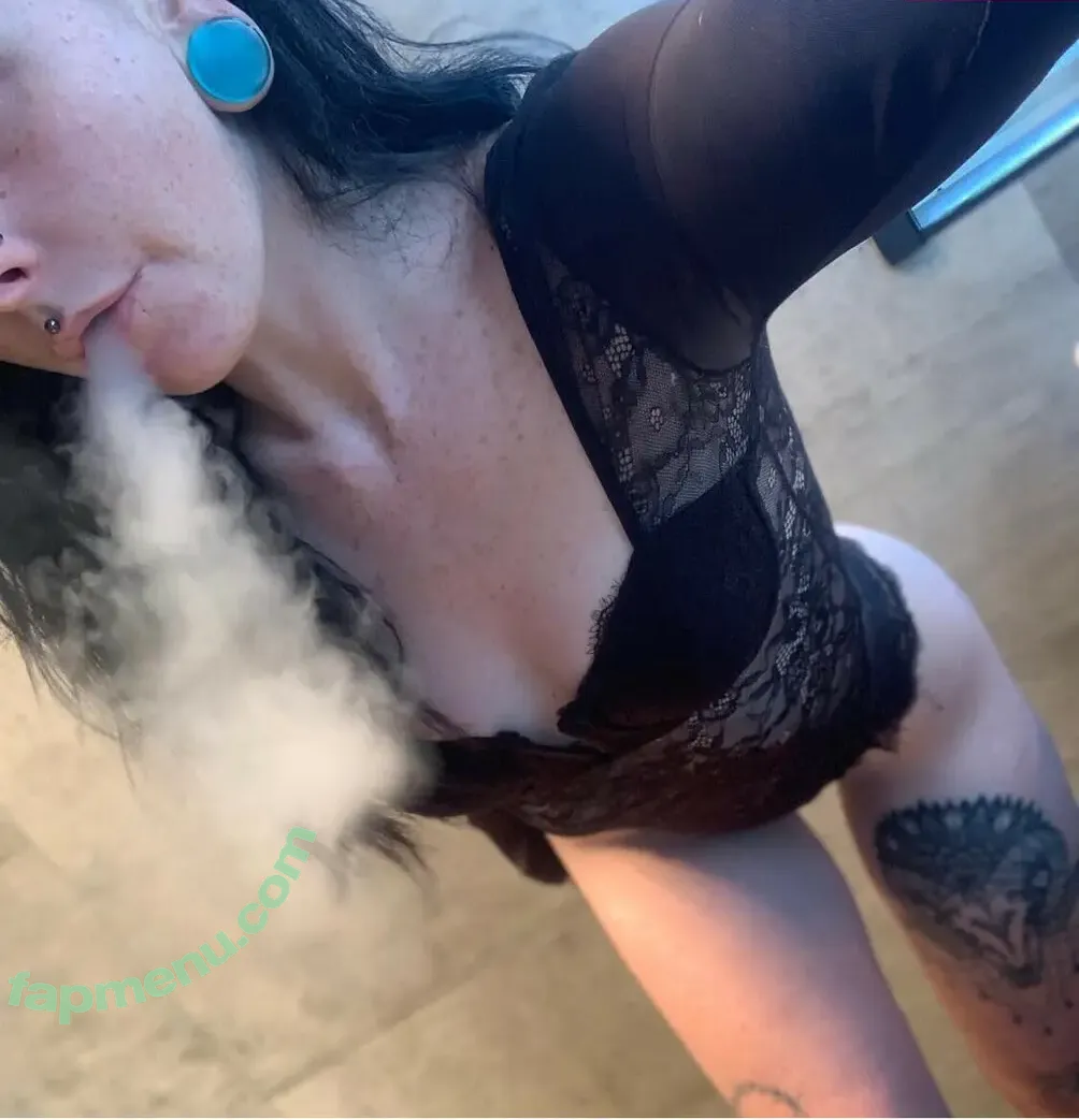 Alexandriaskys nude photo #0018 (toxsiixx)
