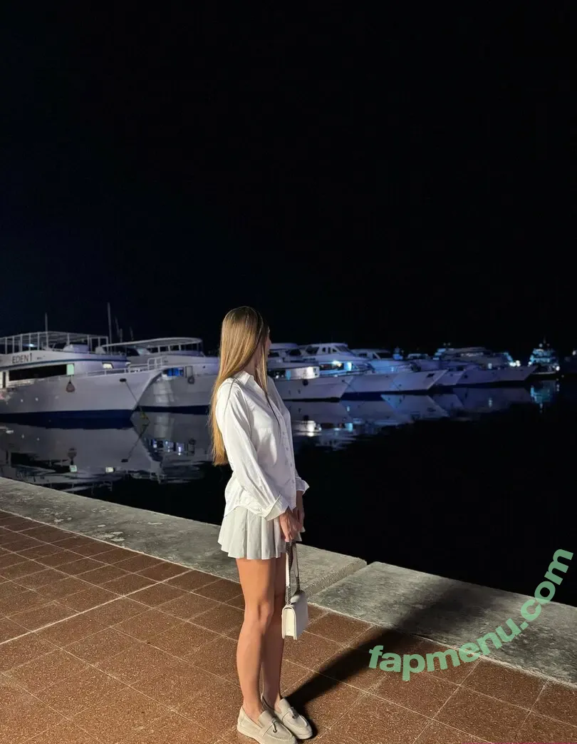 alexiaasher nude photo #0067 (alexis_asher__)