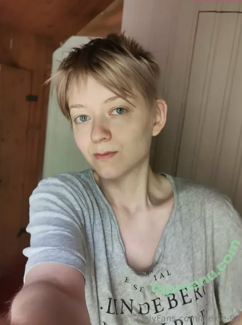 alexie-98 nude photo #0022 (alexie-98)