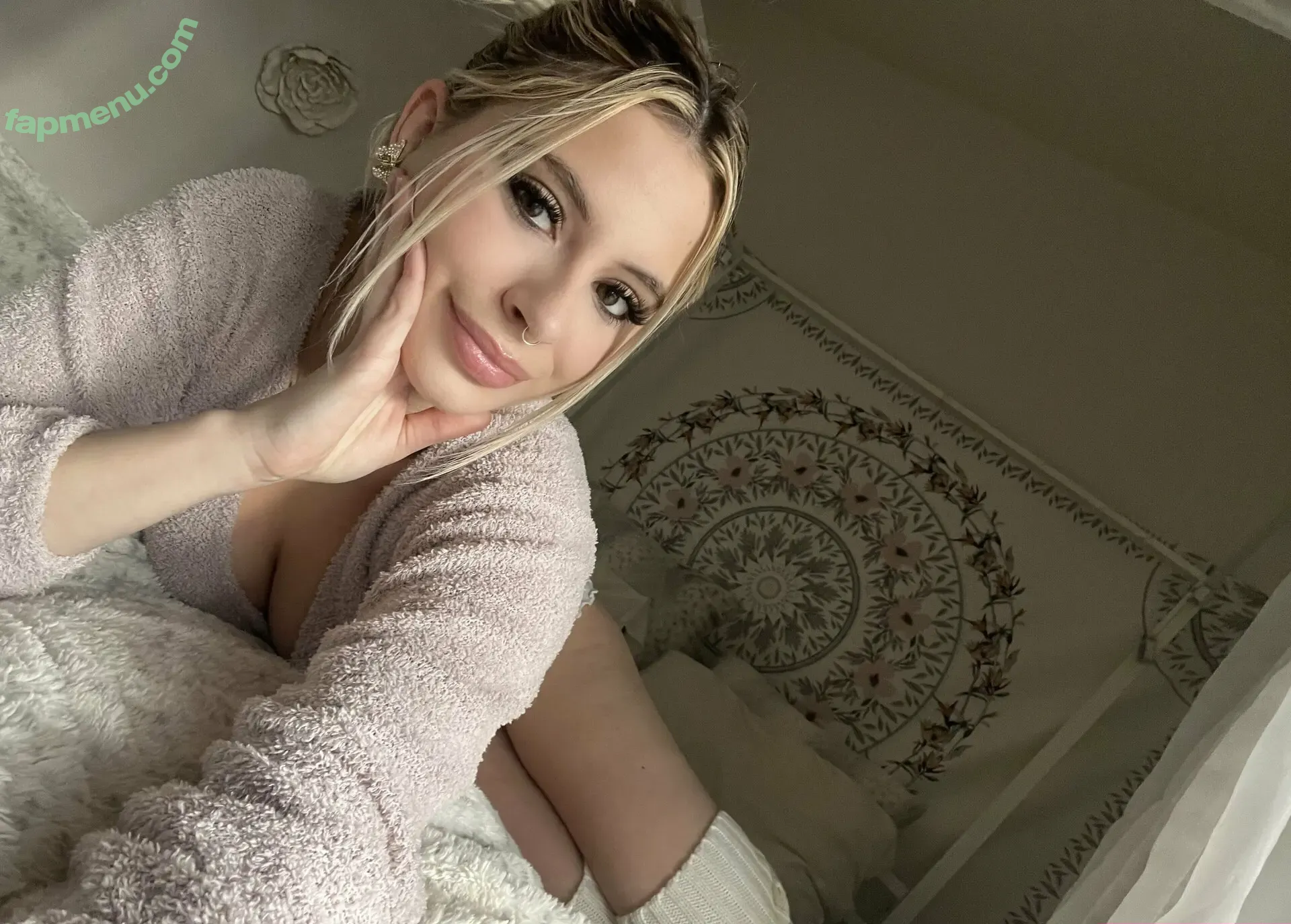 alexiisfree nude photo #0042 (alexiisrae)