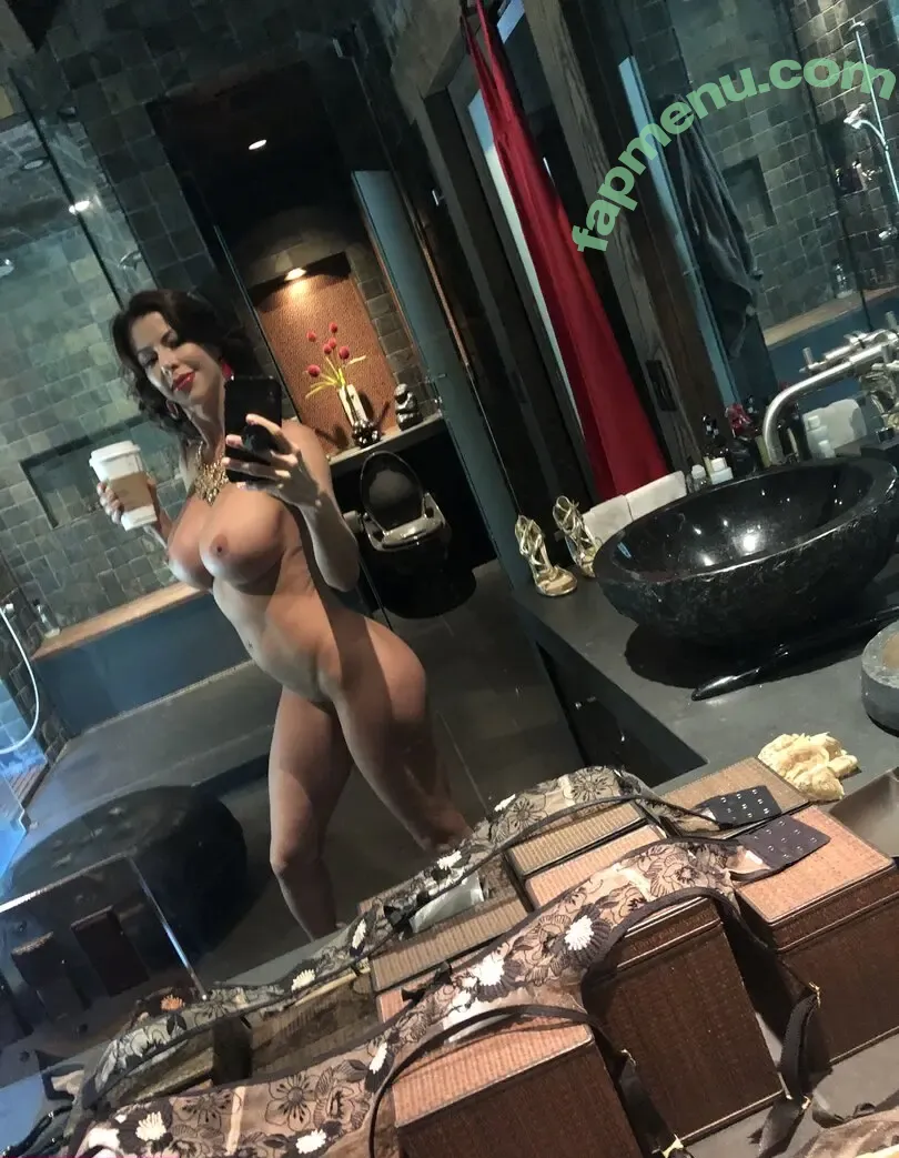 Alexis Fawk nude photo #0173 (alexisfawx / thealexisfawx)