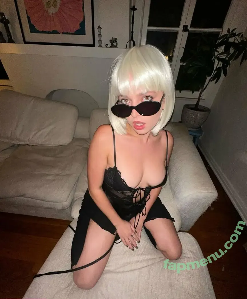 Alexis G Zall nude photo #0056 (alexisgzall)