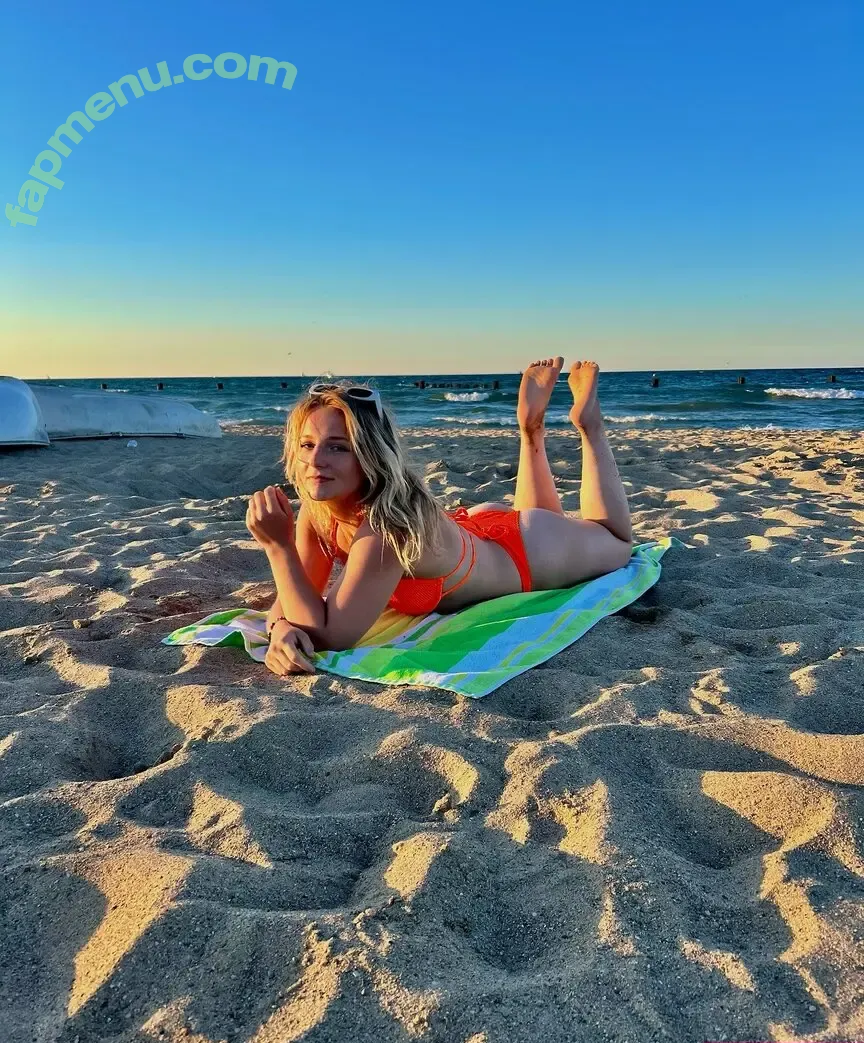 Alexis Janiak nude photo #0007 (alexisjaniak)