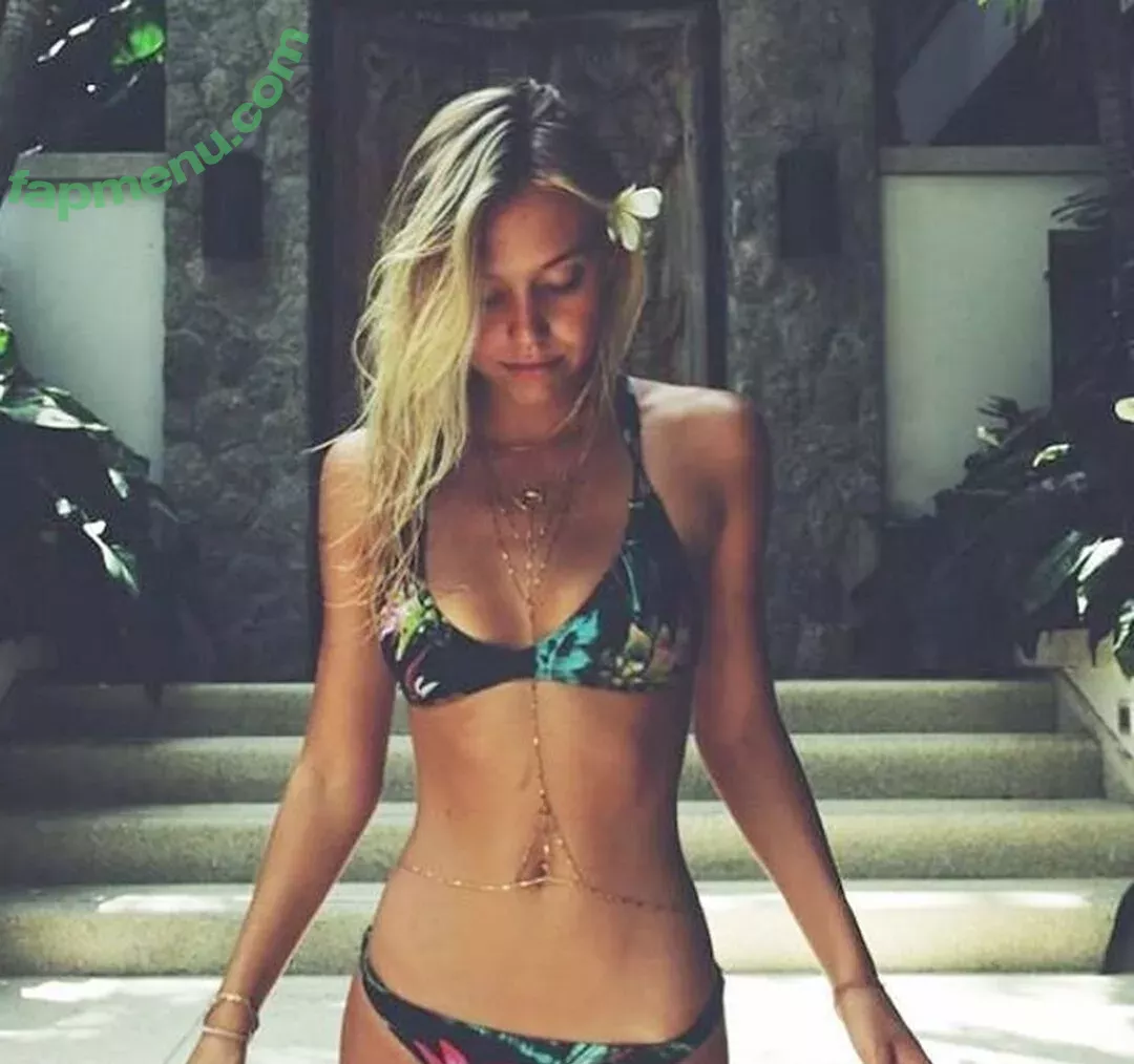 Alexis Ren nude photo #0784 (alexisren / alexisreng / alexisrenofficial / alexxissren)