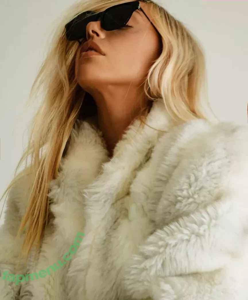 Alexis Ren nude photo #0907 (alexisren / alexisreng / alexisrenofficial / alexxissren)