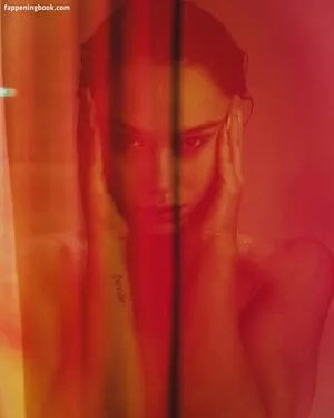 Alexis Ren / alexisren / alexisreng / alexisrenofficial / alexxissren nude photo #1139