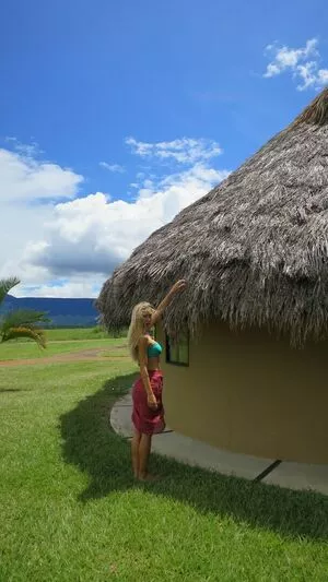 Alexis Ren / alexisren / alexisreng / alexisrenofficial / alexxissren nude photo #1198