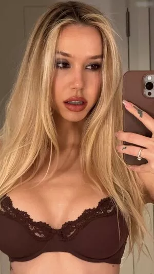 Alexis Ren / alexisren / alexisreng / alexisrenofficial / alexxissren nude photo #1222