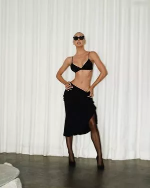 Alexis Ren / alexisren / alexisreng / alexisrenofficial / alexxissren nude photo #1226