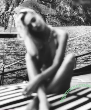 Alexis Ren / alexisren / alexisreng / alexxissren nude photo #1846