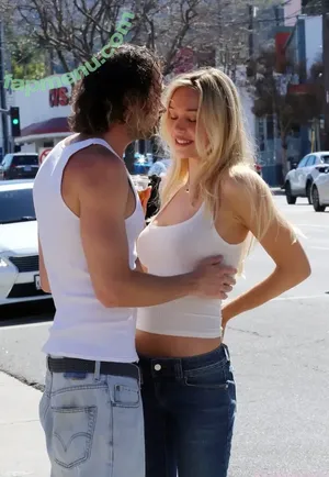 Alexis Ren / alexisren / alexisreng / alexxissren nude photo #1891