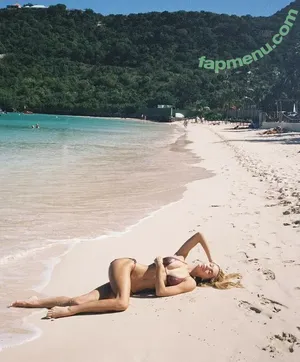 Alexis Ren / alexisren / alexisreng / alexxissren nude photo #1970