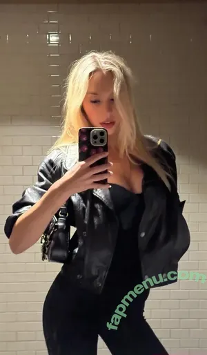 Alexis Ren / alexisren / alexisreng / alexxissren nude photo #1993