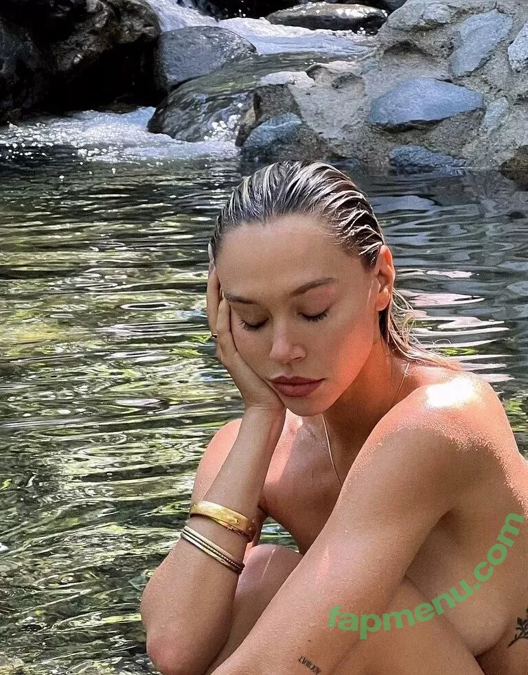 Alexis Ren nude photo #1095 (alexisren / alexisreng / alexisrenofficial / alexxissren)