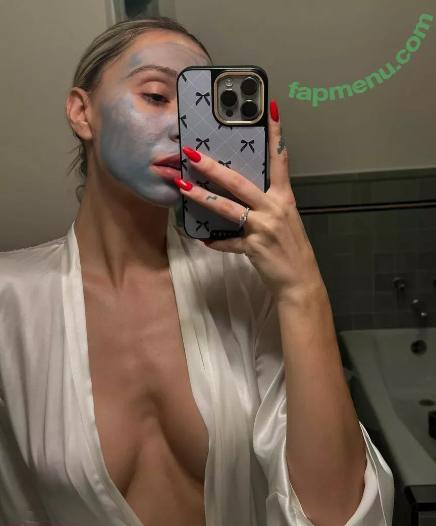 Alexis Ren nude photo #1098 (alexisren / alexisreng / alexisrenofficial / alexxissren)