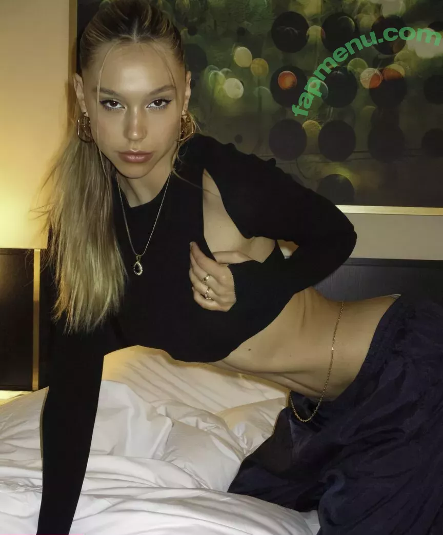 Alexis Ren nude photo #1106 (alexisren / alexisreng / alexisrenofficial / alexxissren)