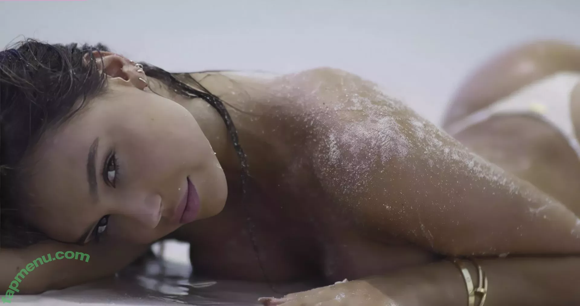 Alexis Ren nude photo #1111 (alexisren / alexisreng / alexisrenofficial / alexxissren)