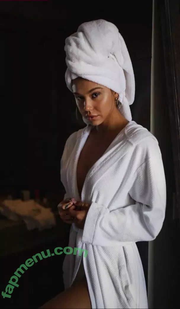 Alexis Ren nude photo #1159 (alexisren / alexisreng / alexisrenofficial / alexxissren)