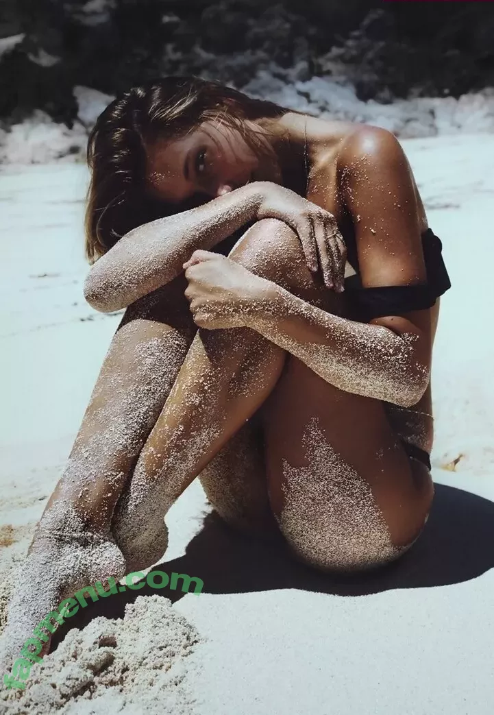 Alexis Ren nude photo #1432 (alexisren / alexisreng / alexxissren)