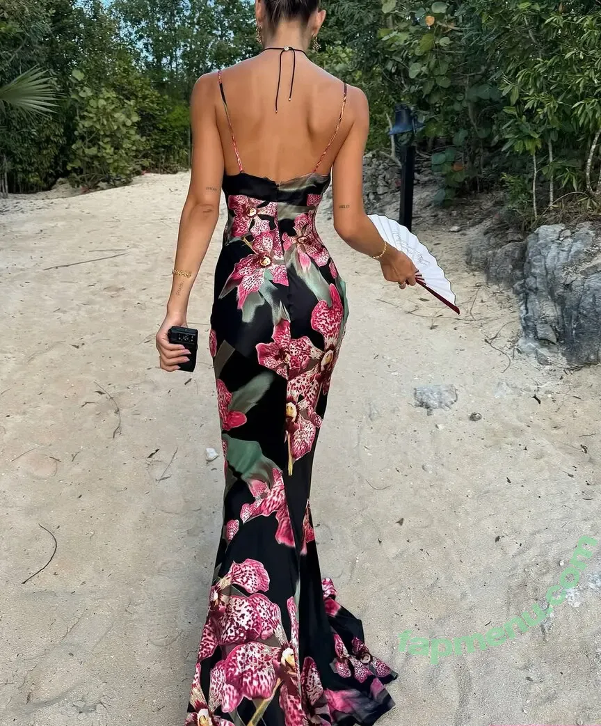 Alexis Ren nude photo #1837 (alexisren / alexisreng / alexxissren)