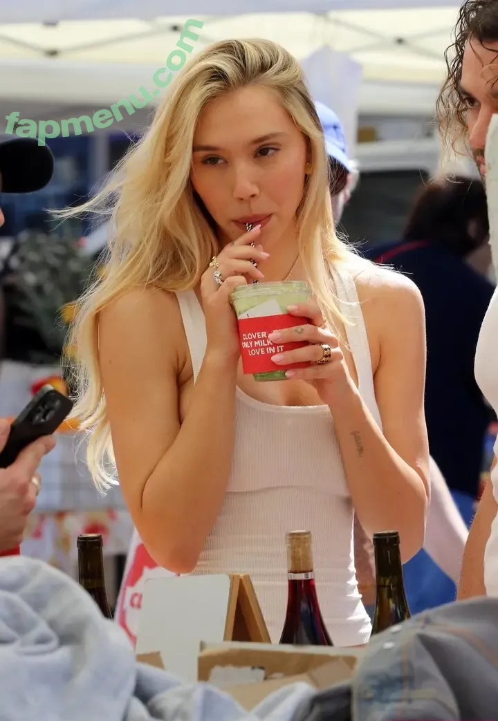 Alexis Ren nude photo #1887 (alexisren / alexisreng / alexxissren)