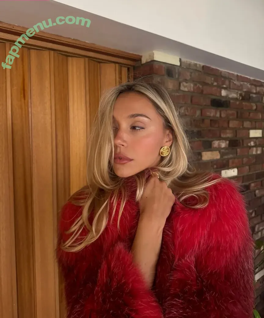 Alexis Ren nude photo #1893 (alexisren / alexisreng / alexxissren)