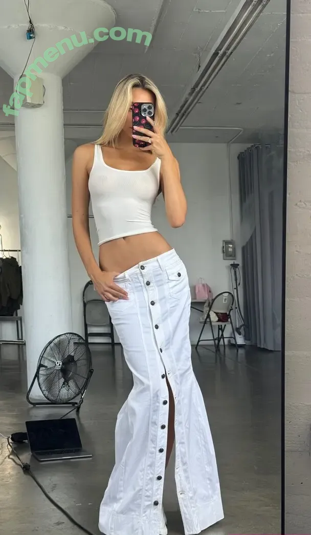 Alexis Ren nude photo #1934 (alexisren / alexisreng / alexxissren)