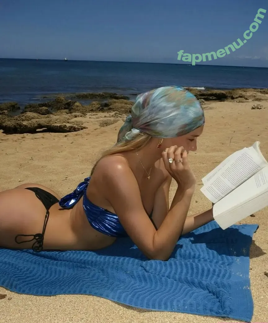 Alexis Ren nude photo #1962 (alexisren / alexisreng / alexxissren)