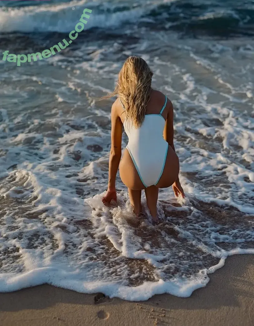 Alexis Ren nude photo #1981 (alexisren / alexisreng / alexisrenofficial / alexxissren)