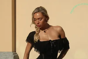 Alexis Ren / alexisren / alexisreng / alexxissren nude photo #2195