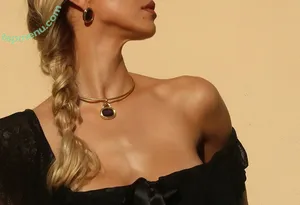 Alexis Ren / alexisren / alexisreng / alexxissren nude photo #2196