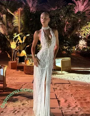 Alexis Ren / alexisren / alexisreng / alexxissren nude photo #2213