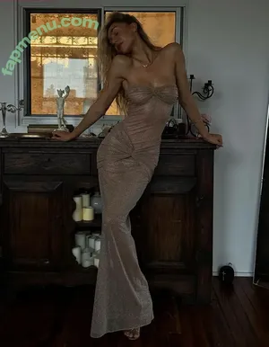 Alexis Ren / alexisren / alexisreng / alexxissren nude photo #2226