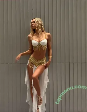 Alexis Ren / alexisren / alexisreng / alexxissren nude photo #2245