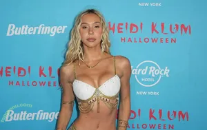 Alexis Ren / alexisren / alexisreng / alexxissren nude photo #2267