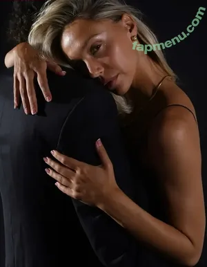 Alexis Ren / alexisren / alexisreng / alexxissren nude photo #2282