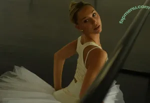 Alexis Ren / alexisren / alexisreng / alexisrenofficial / alexxissren nude photo #2352