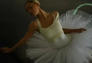 Alexis Ren / alexisren / alexisreng / alexisrenofficial / alexxissren nude photo #2353