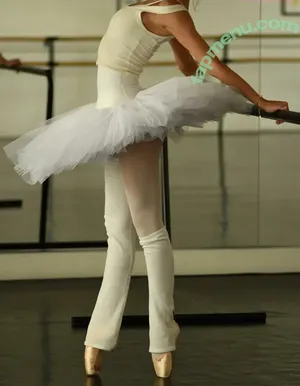 Alexis Ren / alexisren / alexisreng / alexisrenofficial / alexxissren nude photo #2473