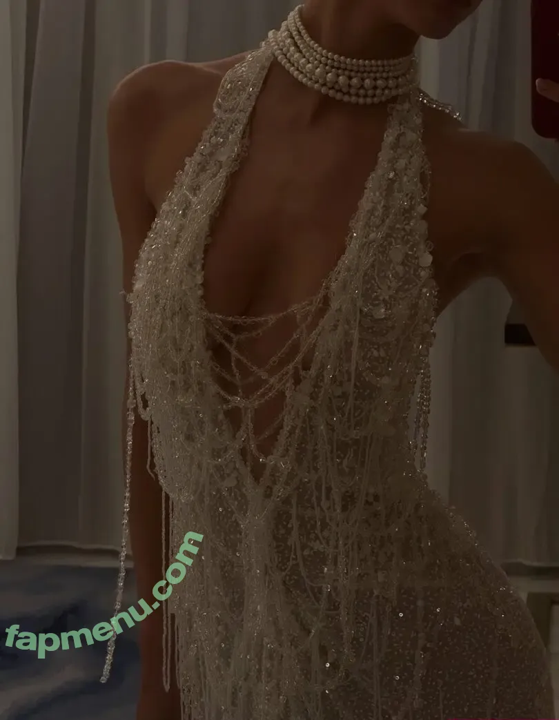 Alexis Ren nude photo #2215 (alexisren / alexisreng / alexxissren)