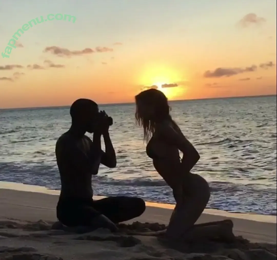 Alexis Ren nude photo #2308 (alexisren / alexisreng / alexisrenofficial / alexxissren)