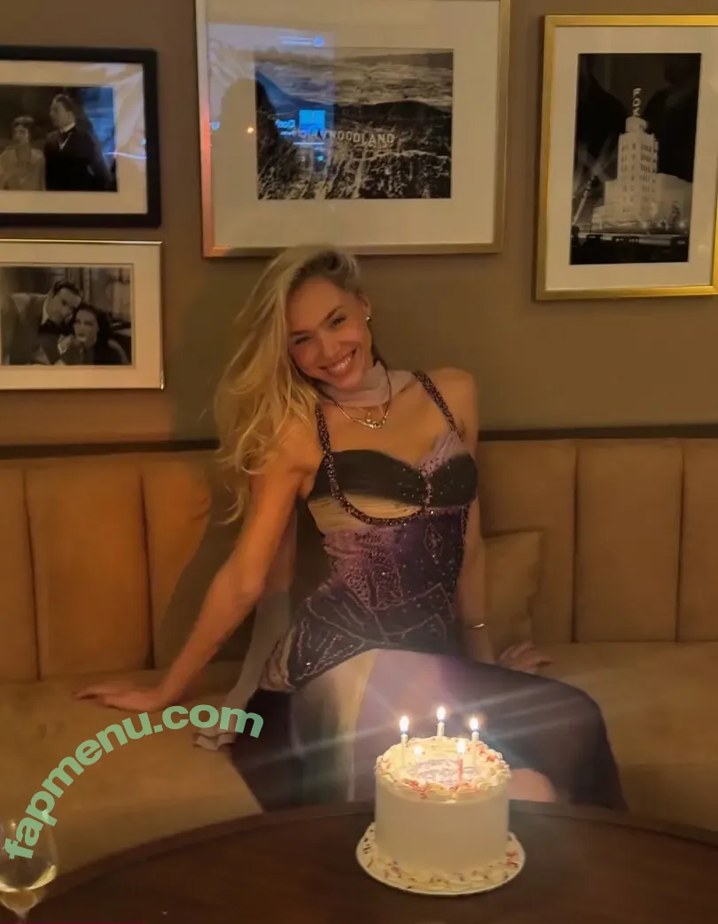 Alexis Ren nude photo #2328 (alexisren / alexisreng / alexisrenofficial / alexxissren)