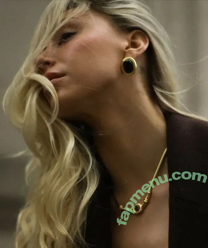 Alexis Ren nude photo #2363 (alexisren / alexisreng / alexisrenofficial / alexxissren)