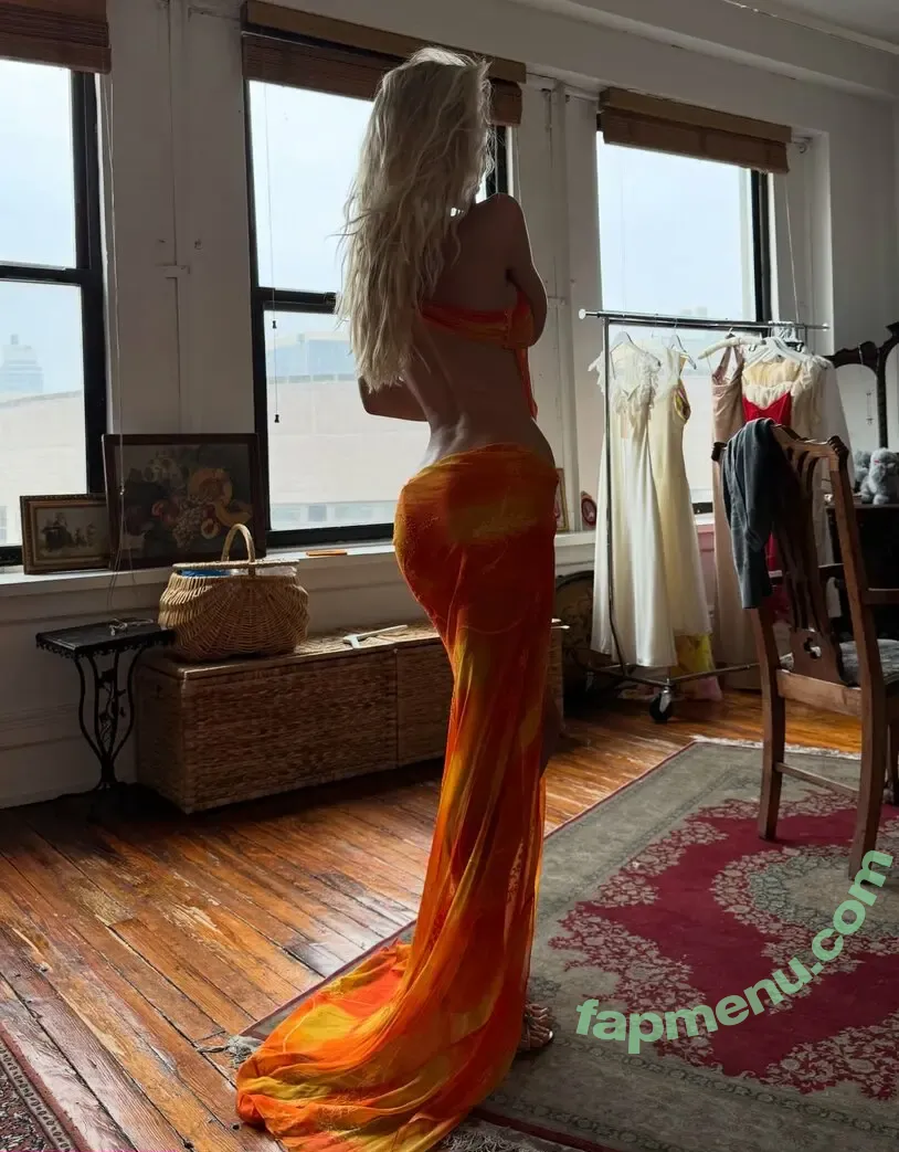 Alexis Ren nude photo #2368 (alexisren / alexisreng / alexisrenofficial / alexxissren)