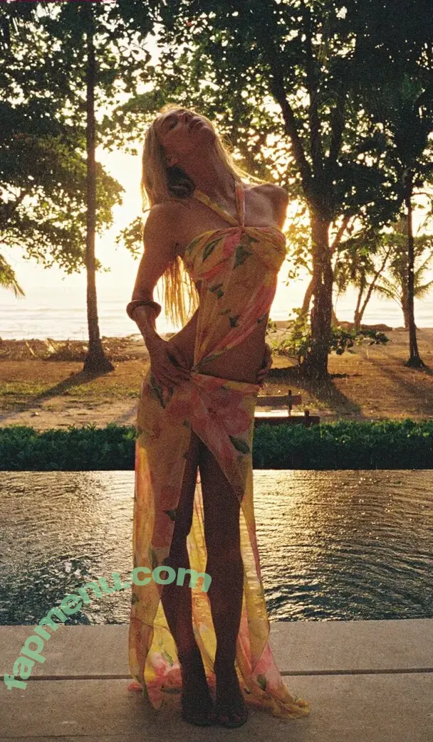 Alexis Ren nude photo #2400 (alexisren / alexisreng / alexisrenofficial / alexxissren)