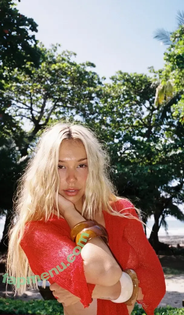 Alexis Ren nude photo #2405 (alexisren / alexisreng / alexisrenofficial / alexxissren)