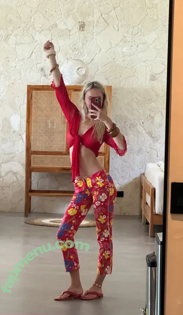 Alexis Ren nude photo #2406 (alexisren / alexisreng / alexisrenofficial / alexxissren)